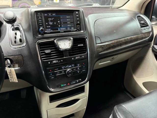 2014 Chrysler Town & Country Touring