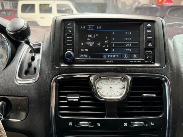 2014 Chrysler Town & Country Touring