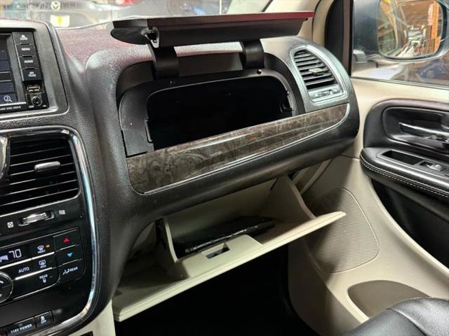 2014 Chrysler Town & Country Touring