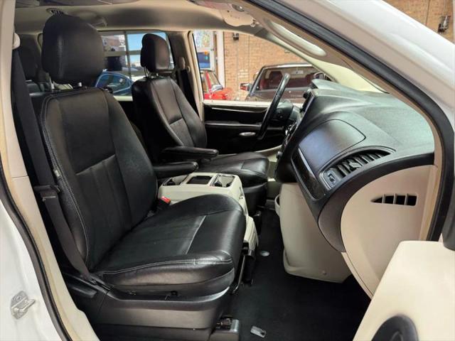 2014 Chrysler Town & Country Touring