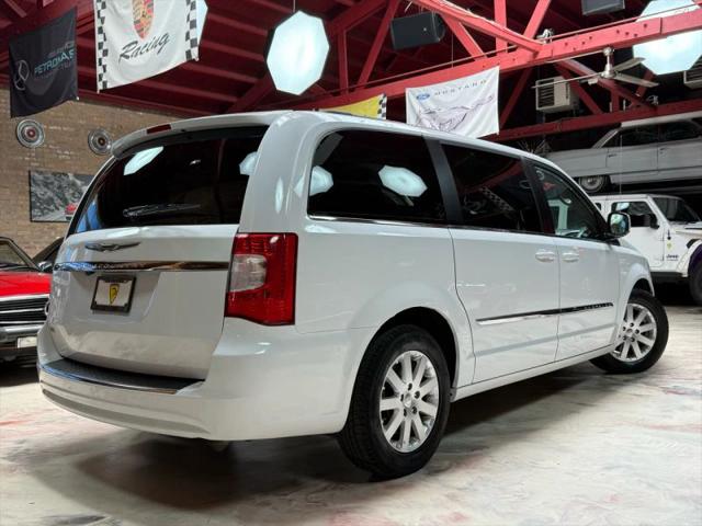 2014 Chrysler Town & Country Touring
