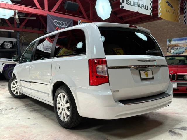 2014 Chrysler Town & Country Touring