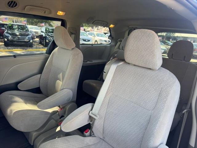 2017 Toyota Sienna LE 8 Passenger