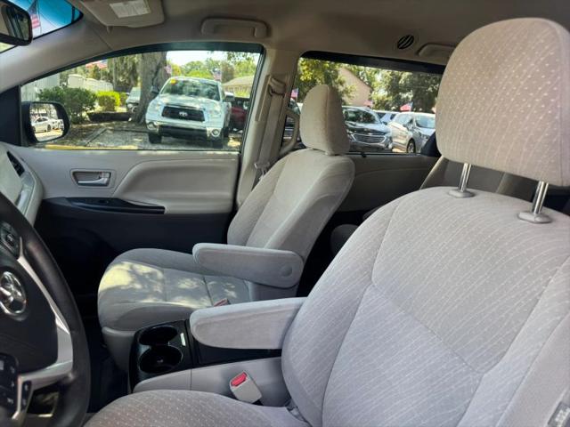 2017 Toyota Sienna LE 8 Passenger