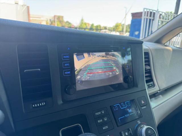 2017 Toyota Sienna LE 8 Passenger
