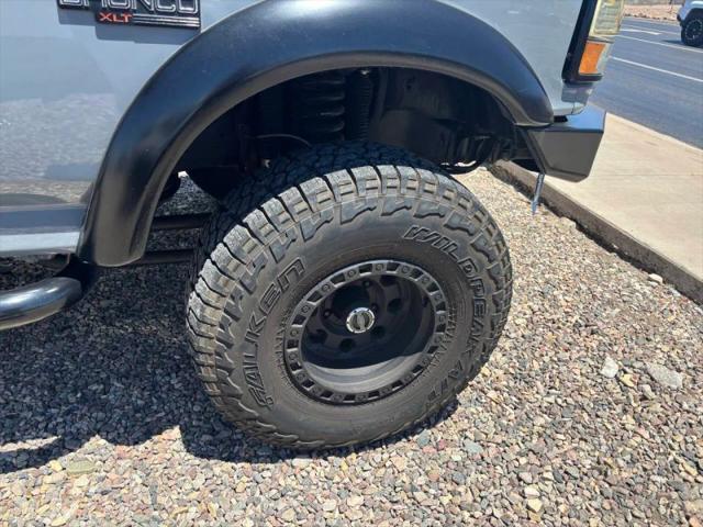 1992 Ford Bronco Base