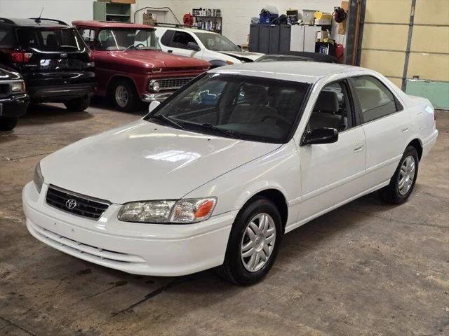 2001 Toyota Camry LE for sale in Willoughby, OH