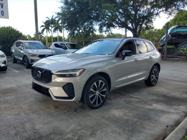 2023 Volvo XC60 Recharge T8 Plus Dark Theme