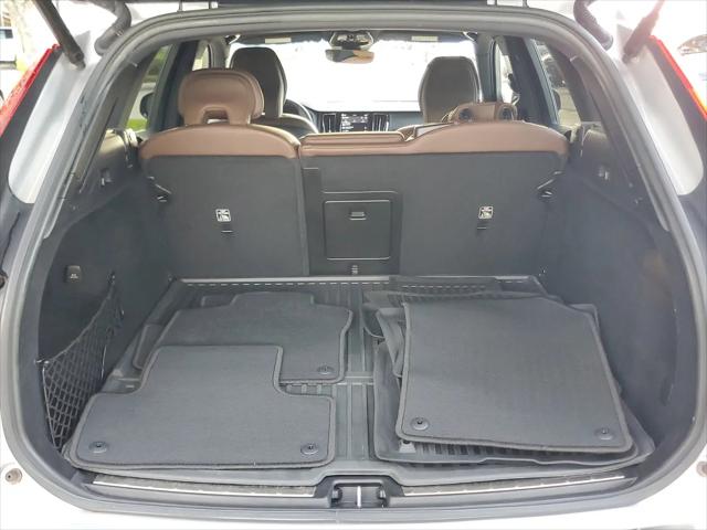 2023 Volvo XC60 Recharge T8 Plus Dark Theme