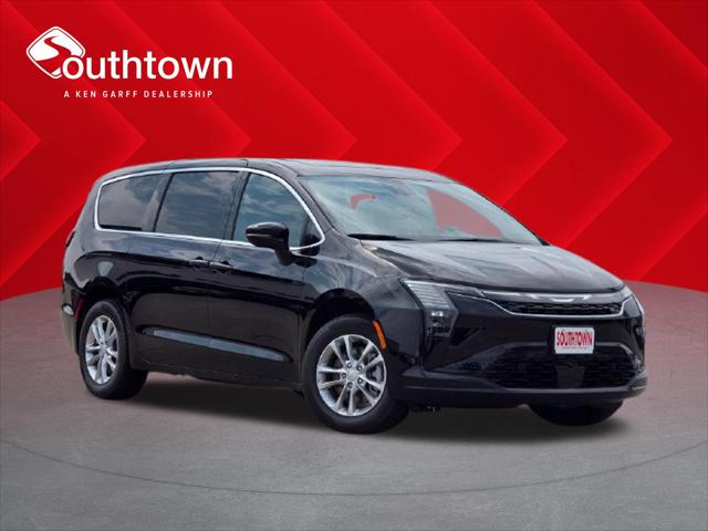 2027 Chrysler Pacifica Select for sale in Indianola, IA