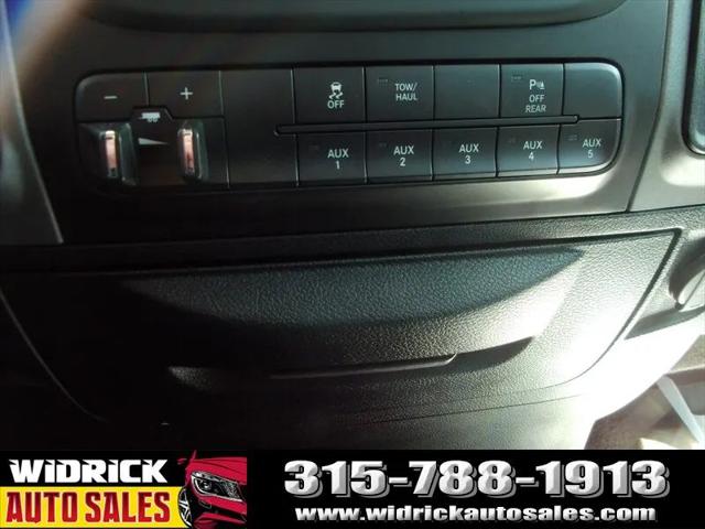 2017 Ram 3500 Tradesman Crew Cab 4x4 6'4" Box