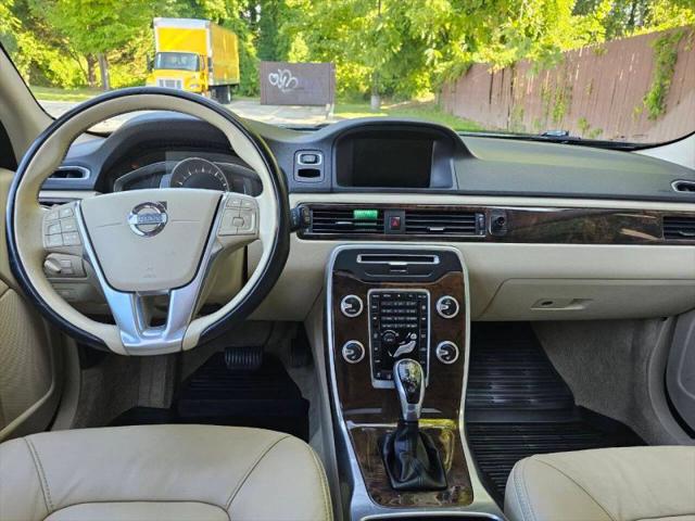 2015 Volvo XC70 T5 Platinum