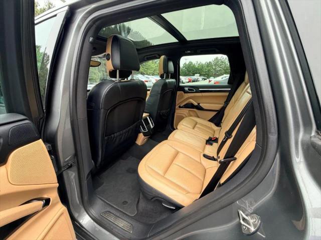 2016 Porsche Cayenne Base