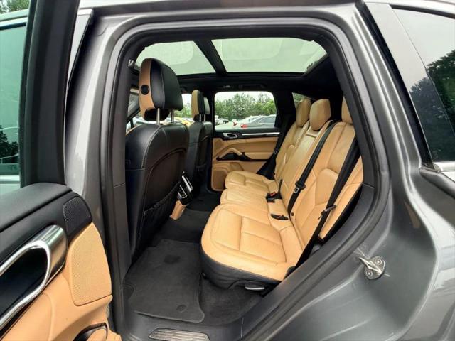 2016 Porsche Cayenne Base