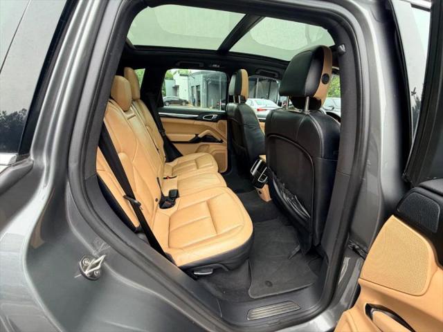 2016 Porsche Cayenne Base