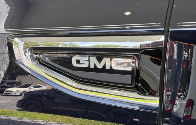 2023 GMC Yukon 4WD SLT