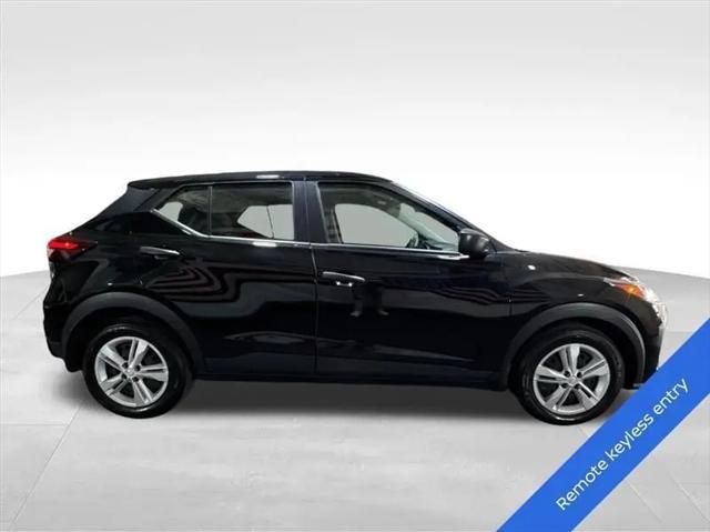 2022 Nissan Kicks S Xtronic CVT