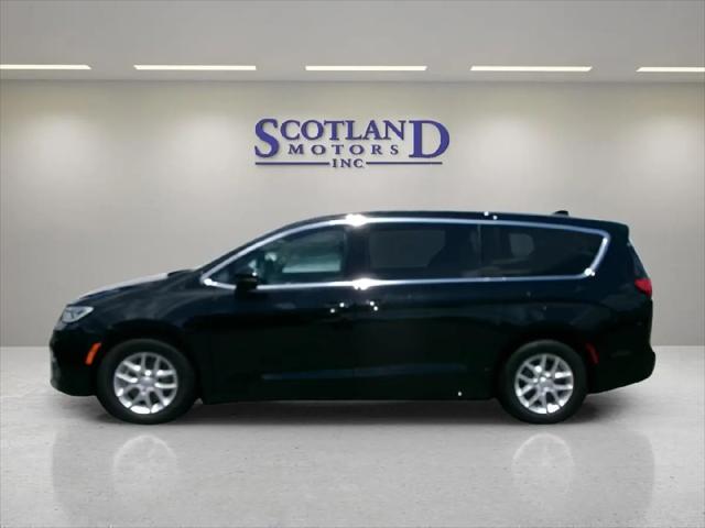 2025 Chrysler Pacifica Select for sale in Laurinburg, NC