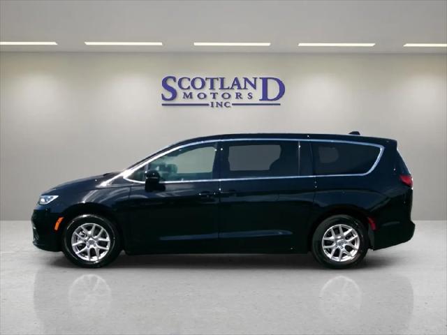 2025 Chrysler Pacifica Select for sale in Laurinburg, NC