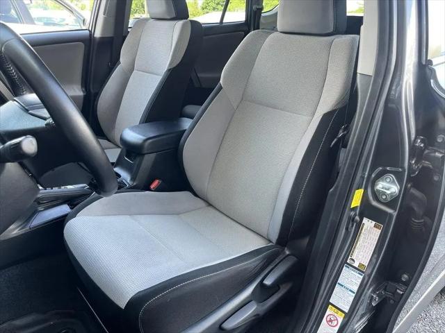 2017 Toyota RAV4 Hybrid XLE