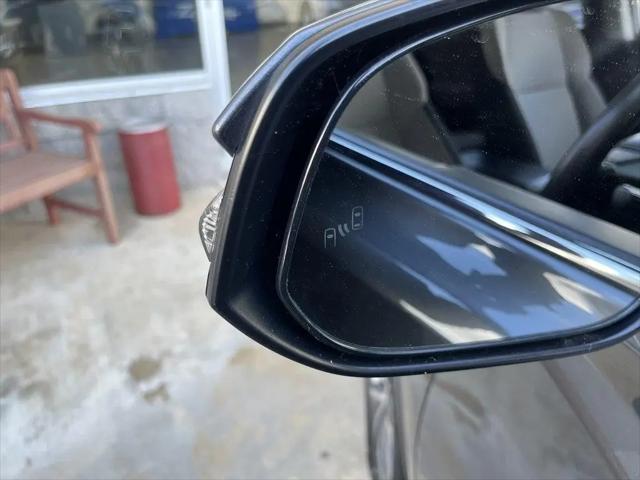 2017 Toyota RAV4 Hybrid XLE