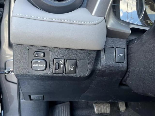 2017 Toyota RAV4 Hybrid XLE
