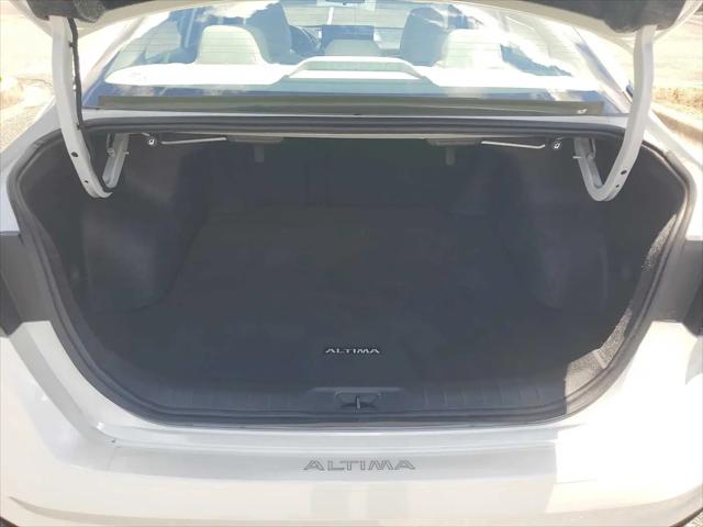 2024 Nissan Altima SL FWD
