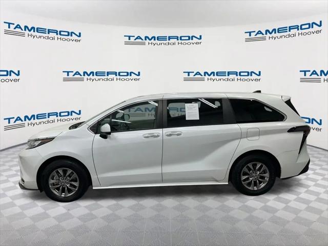 2023 Toyota Sienna XLE