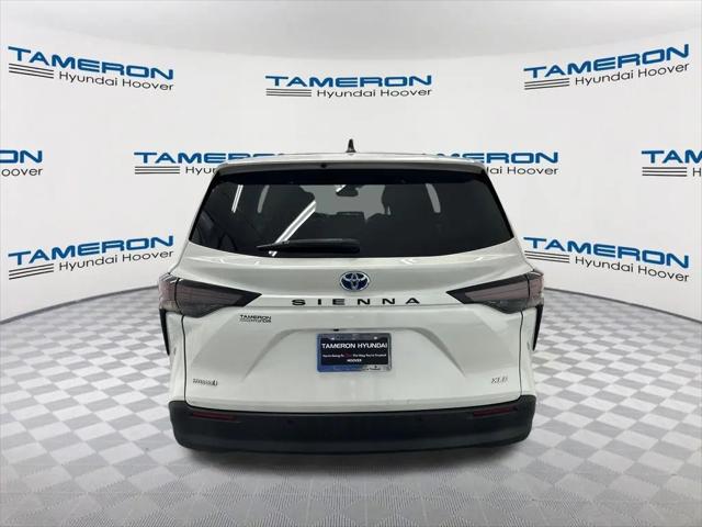 2023 Toyota Sienna XLE