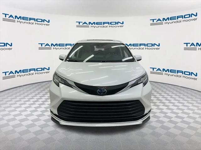 2023 Toyota Sienna XLE