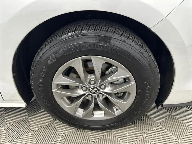 2023 Toyota Sienna XLE