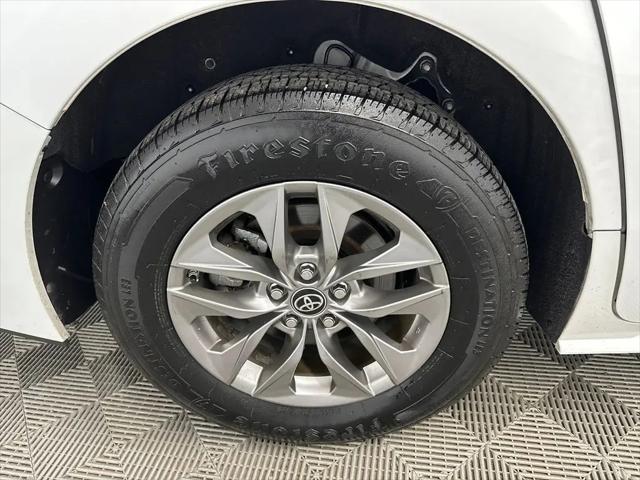 2023 Toyota Sienna XLE