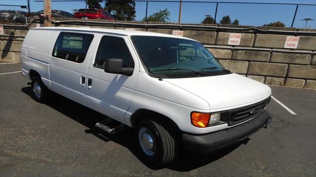 2004 Ford E-350 Super Duty E-350