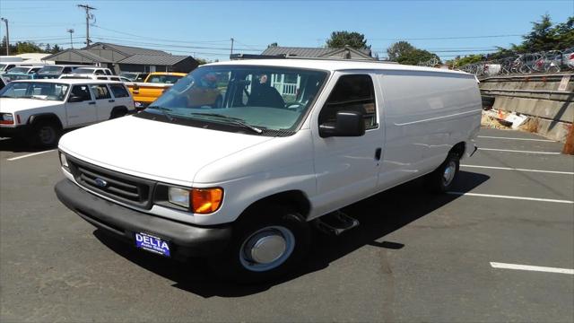 2004 Ford E-350 Super Duty E-350