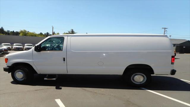 2004 Ford E-350 Super Duty E-350