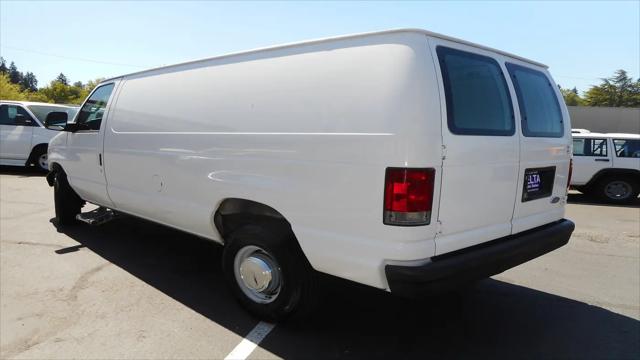 2004 Ford E-350 Super Duty E-350