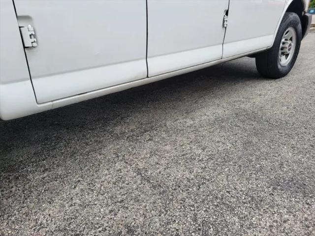 2009 GMC Savana 3500 Work Van