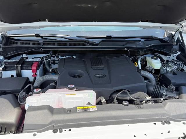 2026 Toyota Tundra SR5 CrewMax 5.5' Bed