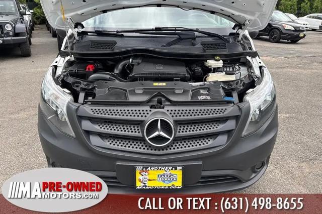 2022 Mercedes-Benz Metris Standard