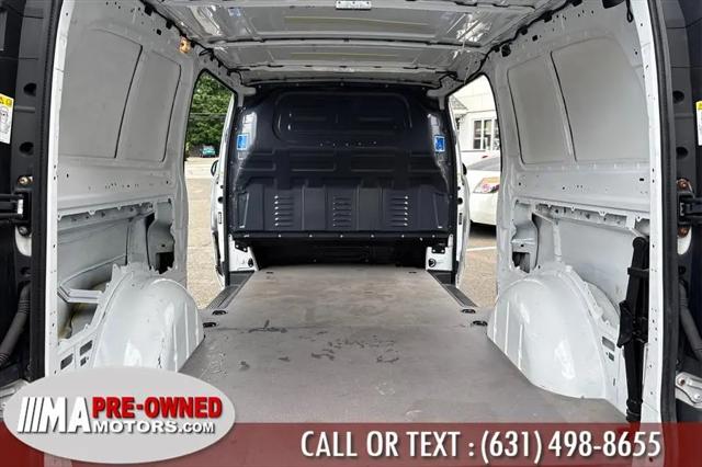 2022 Mercedes-Benz Metris Standard