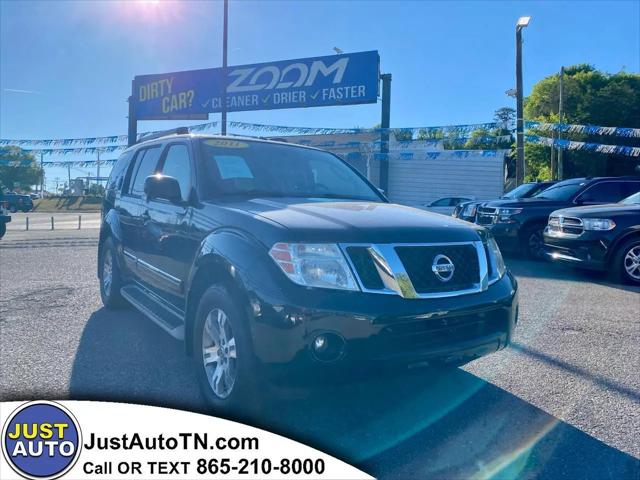 2011 Nissan Pathfinder Silver for sale in Knoxville, TN