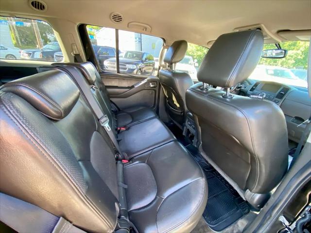 2011 Nissan Pathfinder Silver