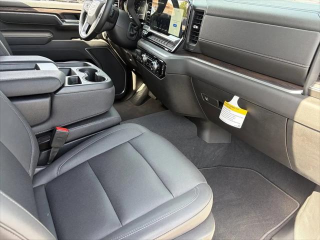 2025 GMC Sierra 2500HD 4WD Crew Cab Standard Bed SLT