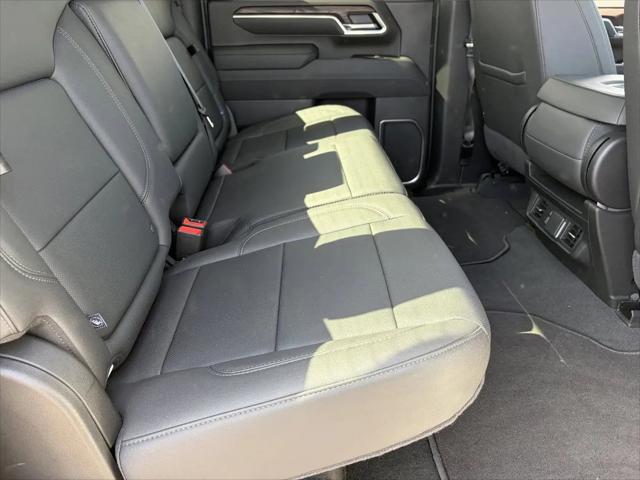 2025 GMC Sierra 2500HD 4WD Crew Cab Standard Bed SLT