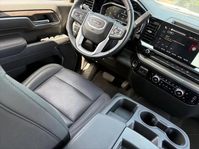 2025 GMC Sierra 2500HD 4WD Crew Cab Standard Bed SLT