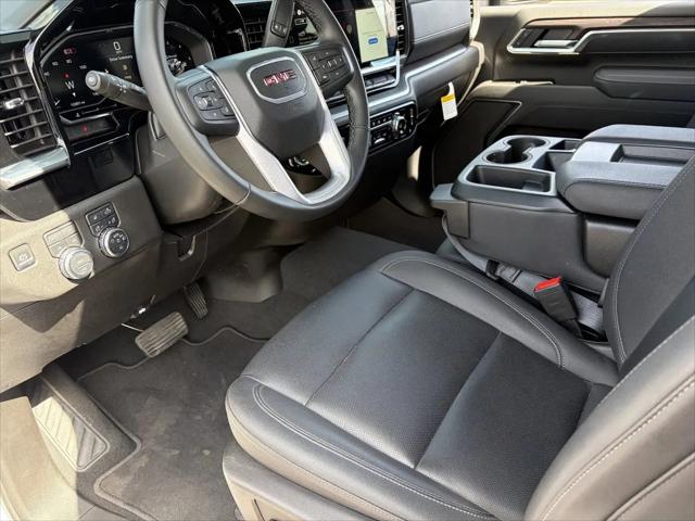 2025 GMC Sierra 2500HD 4WD Crew Cab Standard Bed SLT