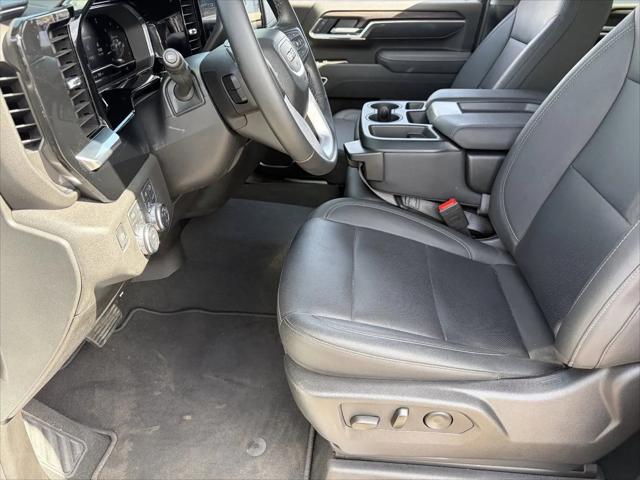 2025 GMC Sierra 2500HD 4WD Crew Cab Standard Bed SLT