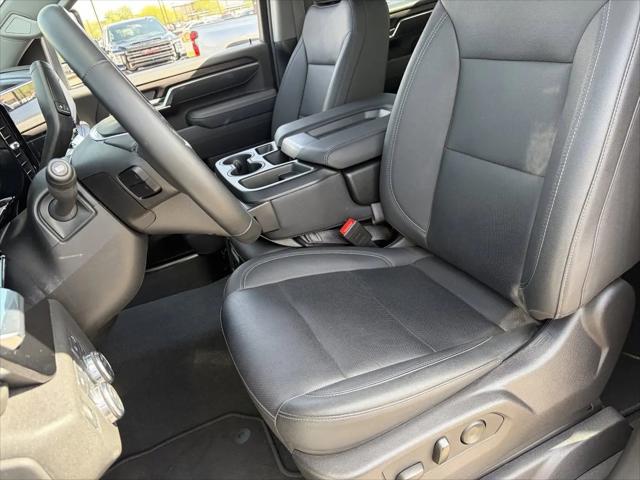 2025 GMC Sierra 2500HD 4WD Crew Cab Standard Bed SLT