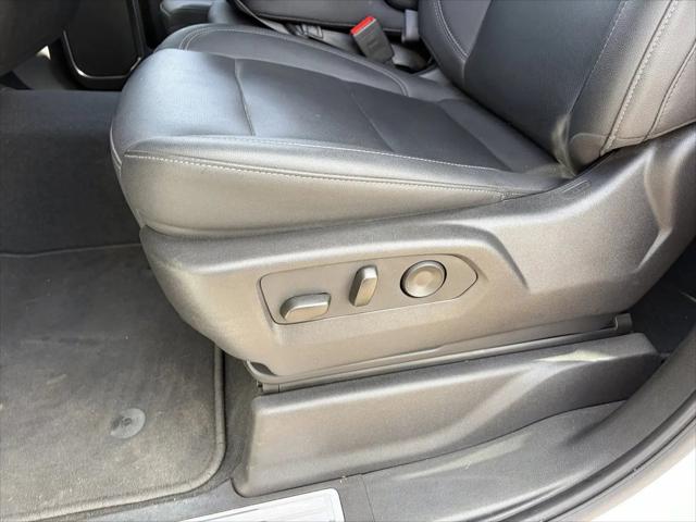 2025 GMC Sierra 2500HD 4WD Crew Cab Standard Bed SLT