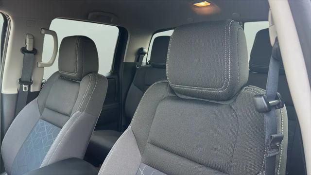 2025 Nissan Frontier Crew Cab SV 4x2